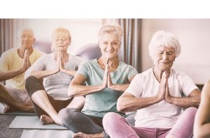 bienfaits du yoga pour seniors